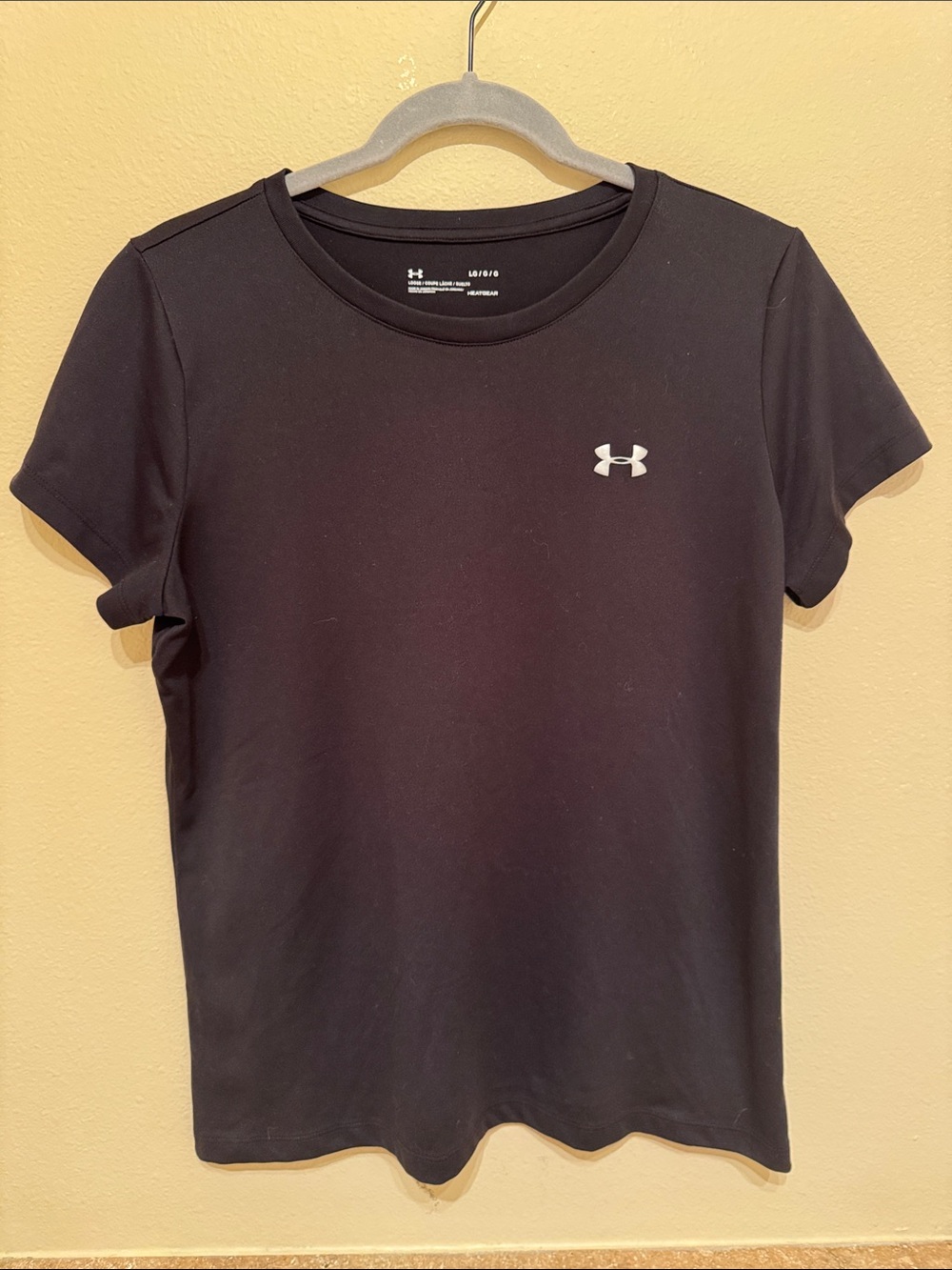 Women’s- Under Armour - HEATGEAR - Loose Fit T-shirt - Size L